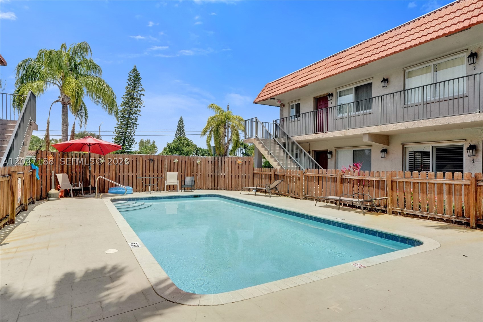 WINDSOR COURT CONDOMINIUM - Residential Lease