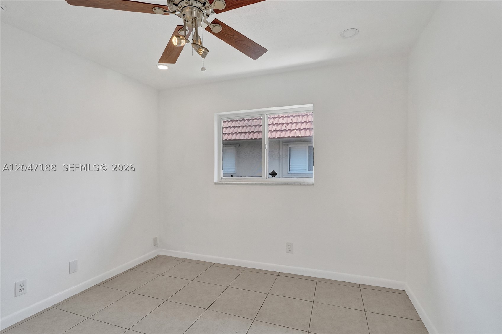 WINDSOR COURT CONDOMINIUM - Residential Lease