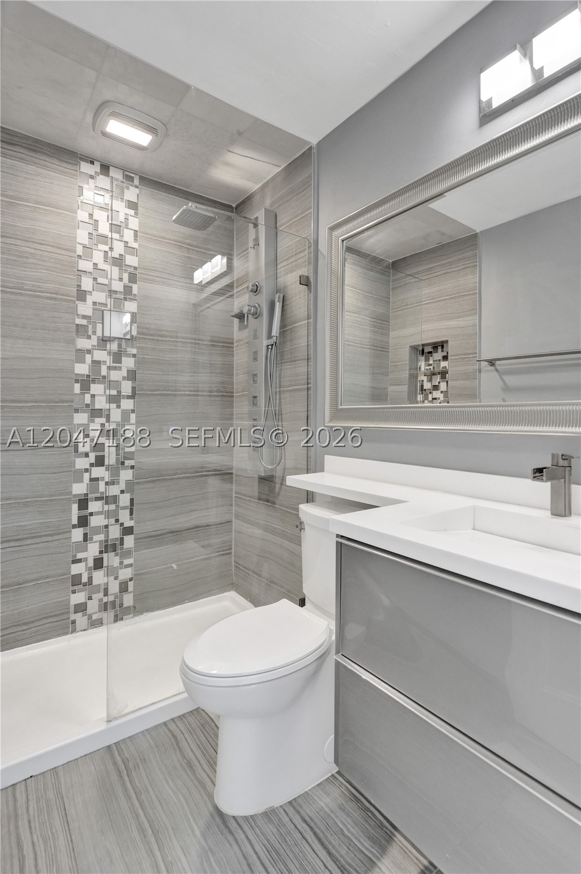 WINDSOR COURT CONDOMINIUM - Residential Lease