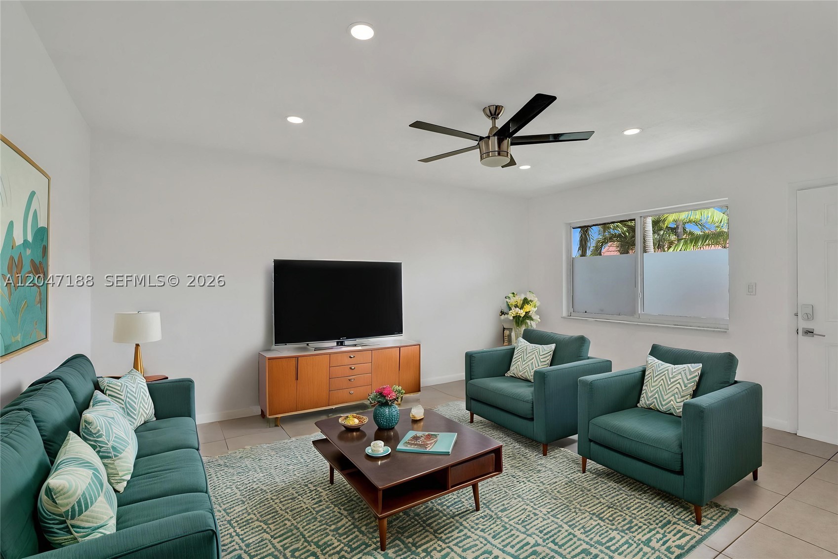 WINDSOR COURT CONDOMINIUM - Residential Lease