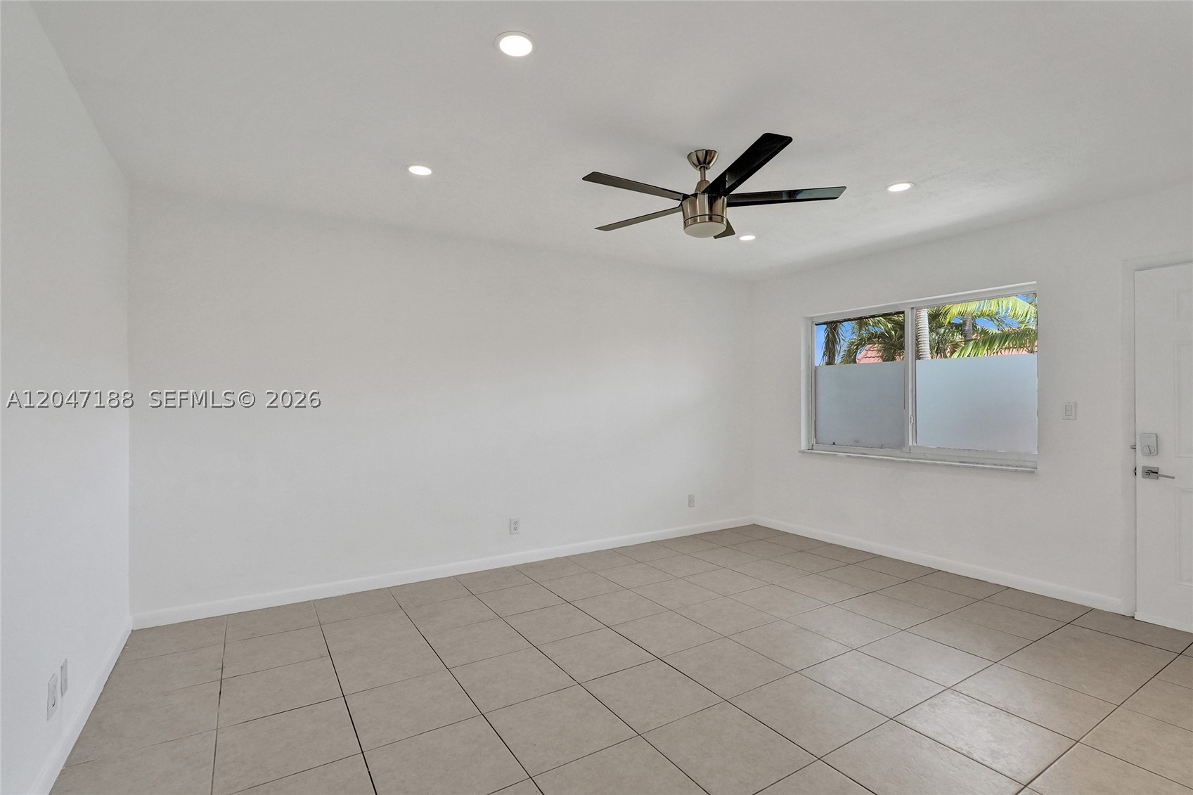 WINDSOR COURT CONDOMINIUM - Residential Lease