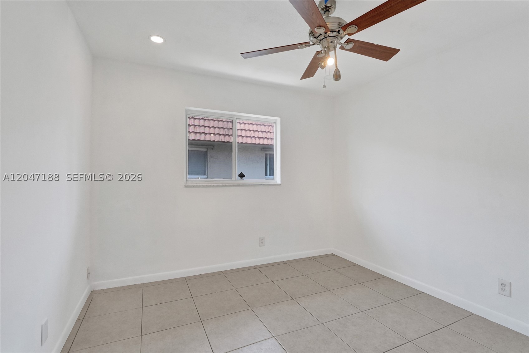 WINDSOR COURT CONDOMINIUM - Residential Lease