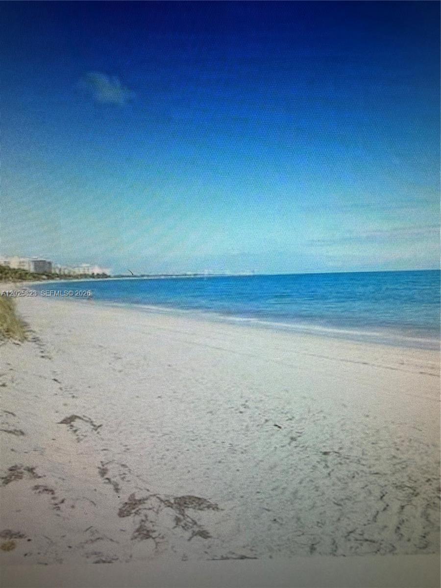 TOWERS OF KEY BISCAYNE CO - Residential