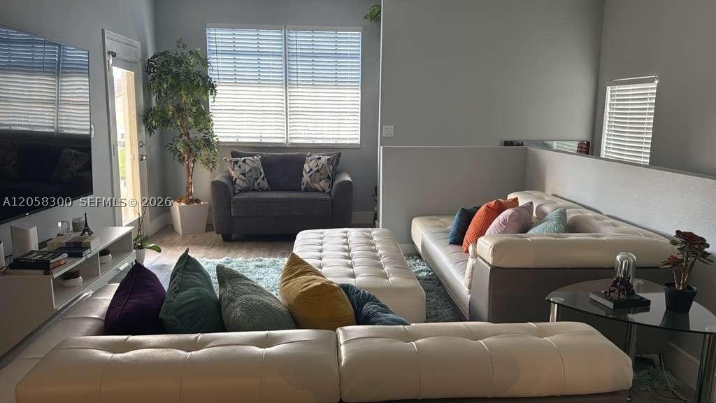 BANYAN BAY CONDO - Residential