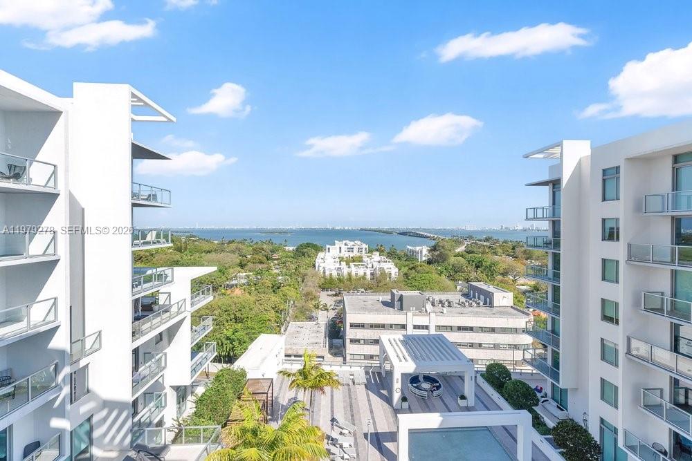 QUADRO CONDO - Residential