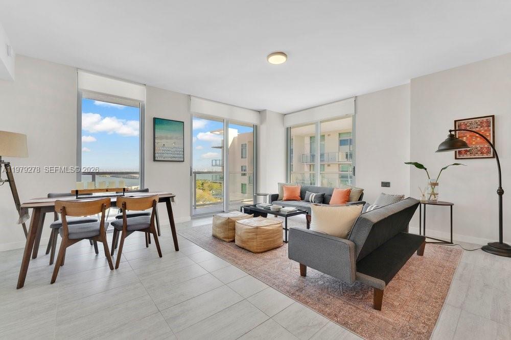 QUADRO CONDO - Residential