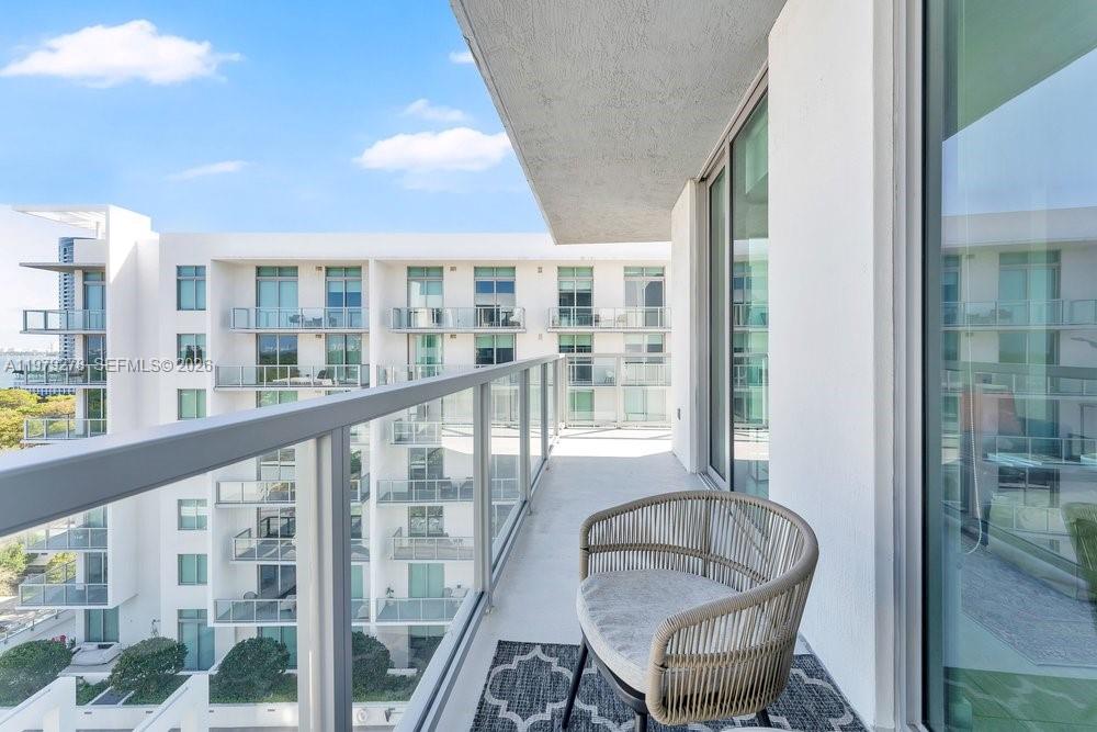 QUADRO CONDO - Residential