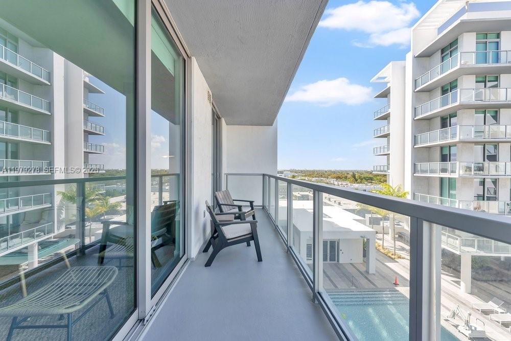 QUADRO CONDO - Residential