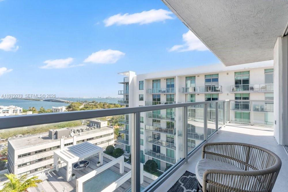 QUADRO CONDO - Residential