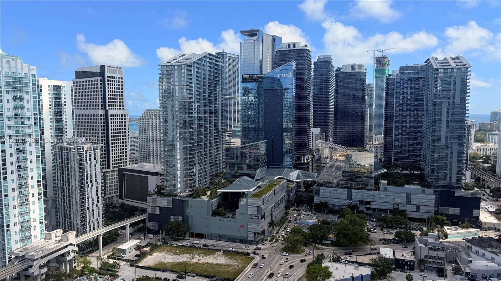 High-floor, east-facing unit at Wind by Neo with breathtaking views of the Miami River and Brickell skyline, including Brickell City Centre. This is the view buyers compete for—bright, open, and full of energy. Located in a gated, full-service building with resort-style amenities: 24-hour concierge, fitness center, spa with steam/sauna, infinity-edge pool, racquetball, theater, business center, valet, and a two-level lounge overlooking the city and river. Prime Brickell location—steps to Brickell City Centre, top dining, cafes, and the financial district, with immediate access to the MetroMover. One of Miami’s strongest rental markets with consistent demand. Ideal for investors or end-users. High floor + premium exposure + unbeatable location = high desirability and solid long-term value.
Opportunities like this don’t last. Easy to show.
