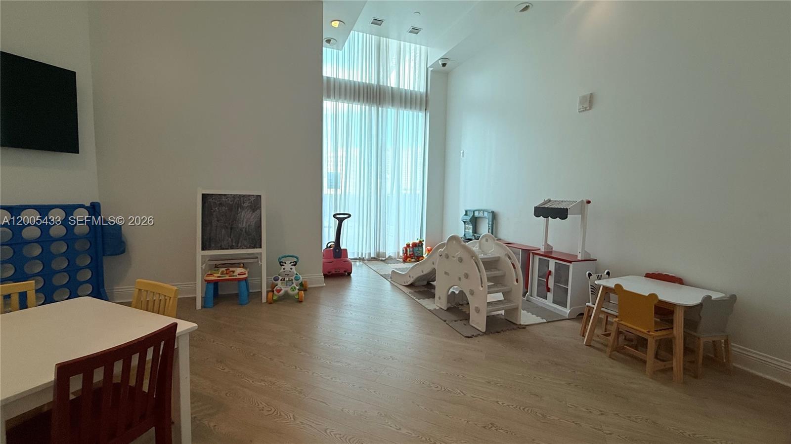 WIND CONDO - Residential