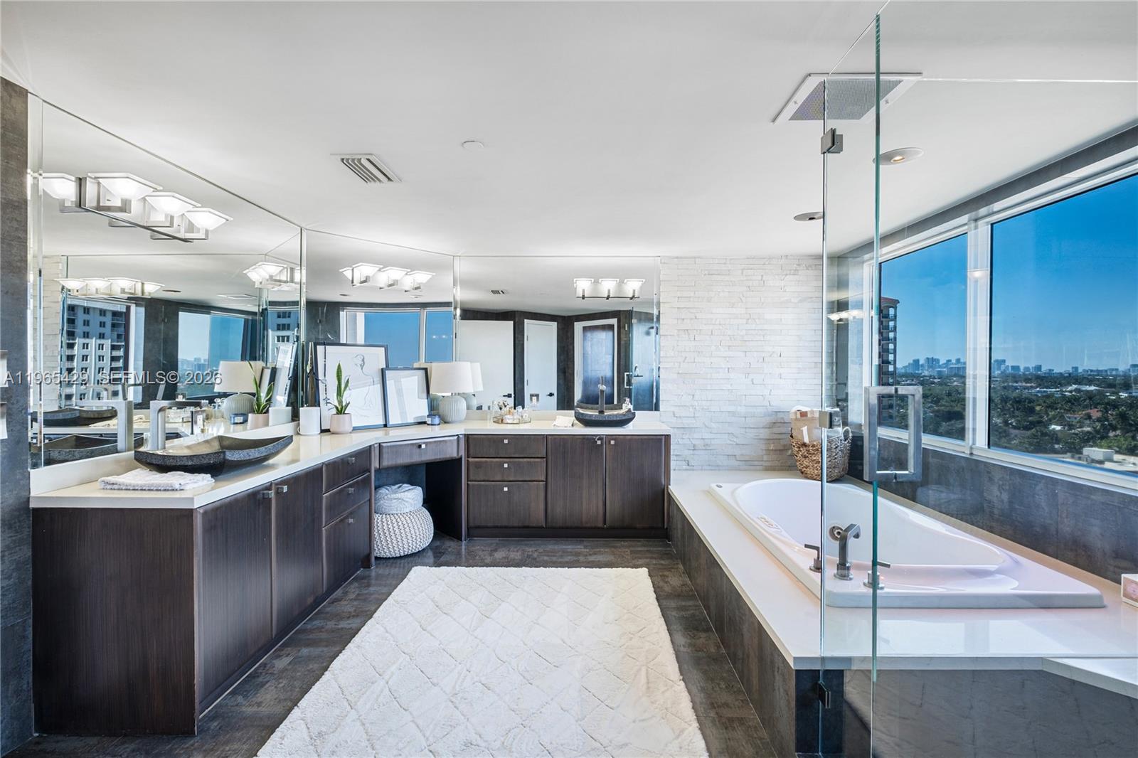 PALMS TOWER ONE CONDO - Residential