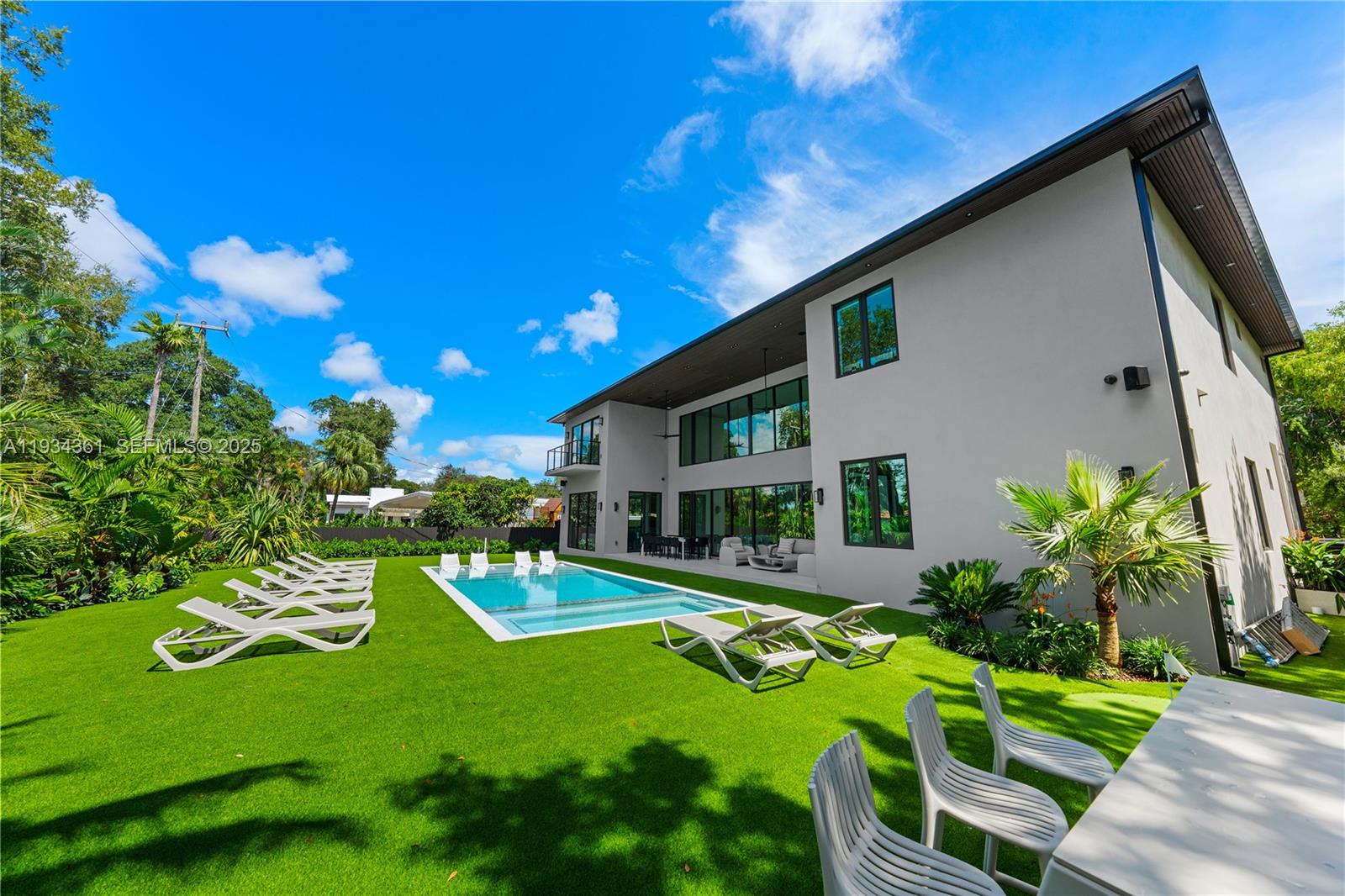 HIGHLAND OAKS - Residential