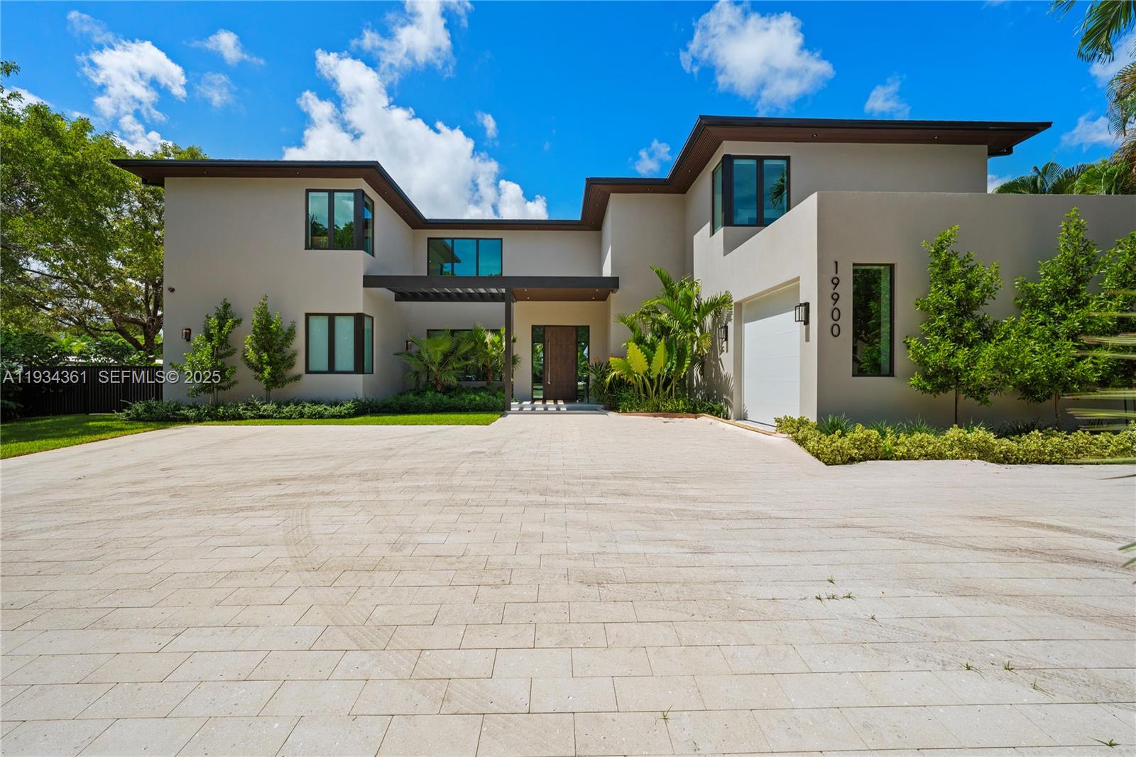 HIGHLAND OAKS - Residential
