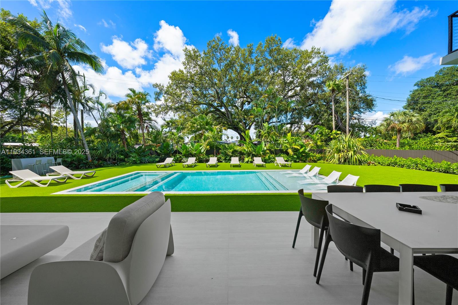 HIGHLAND OAKS - Residential