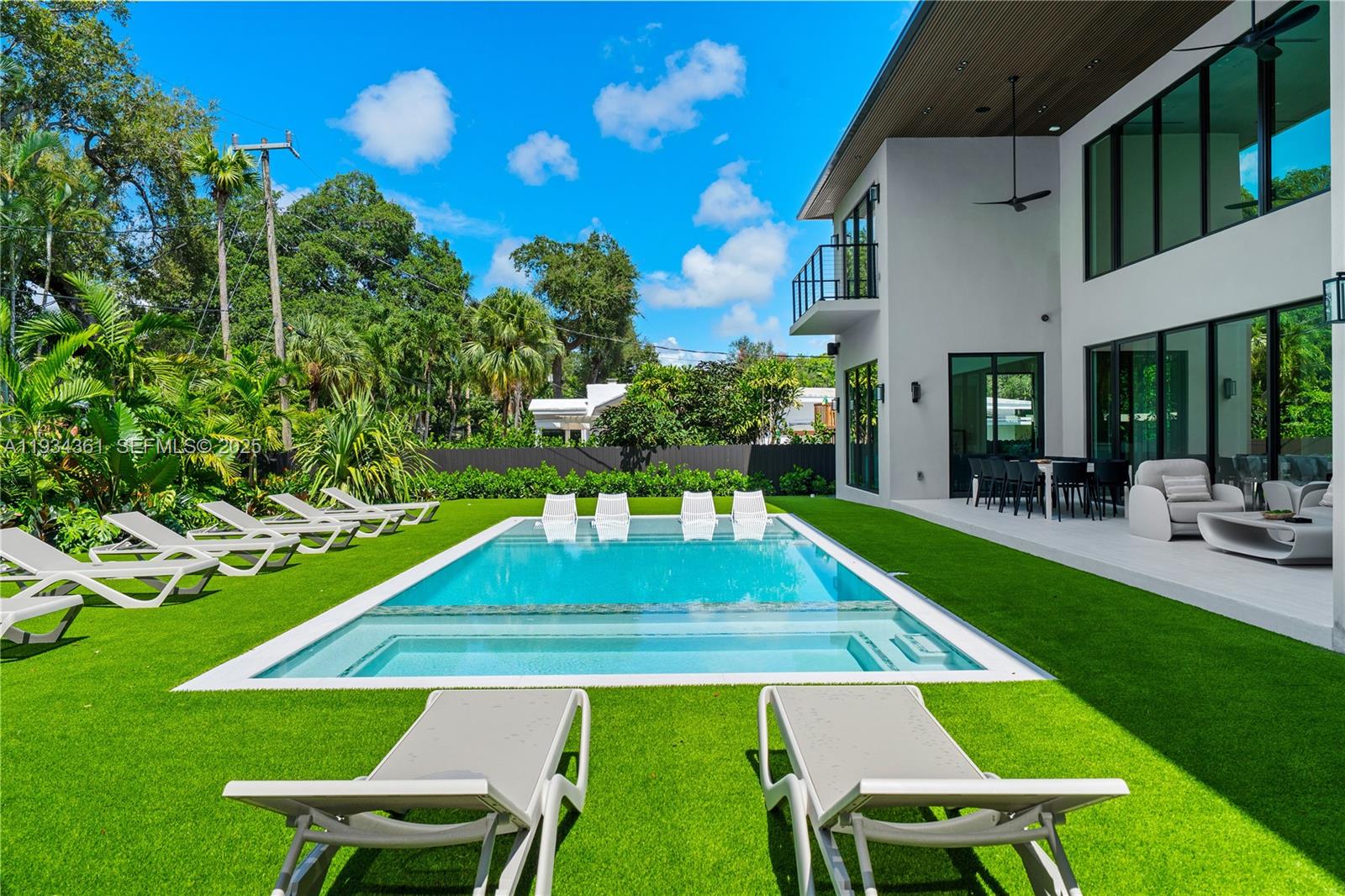 HIGHLAND OAKS - Residential