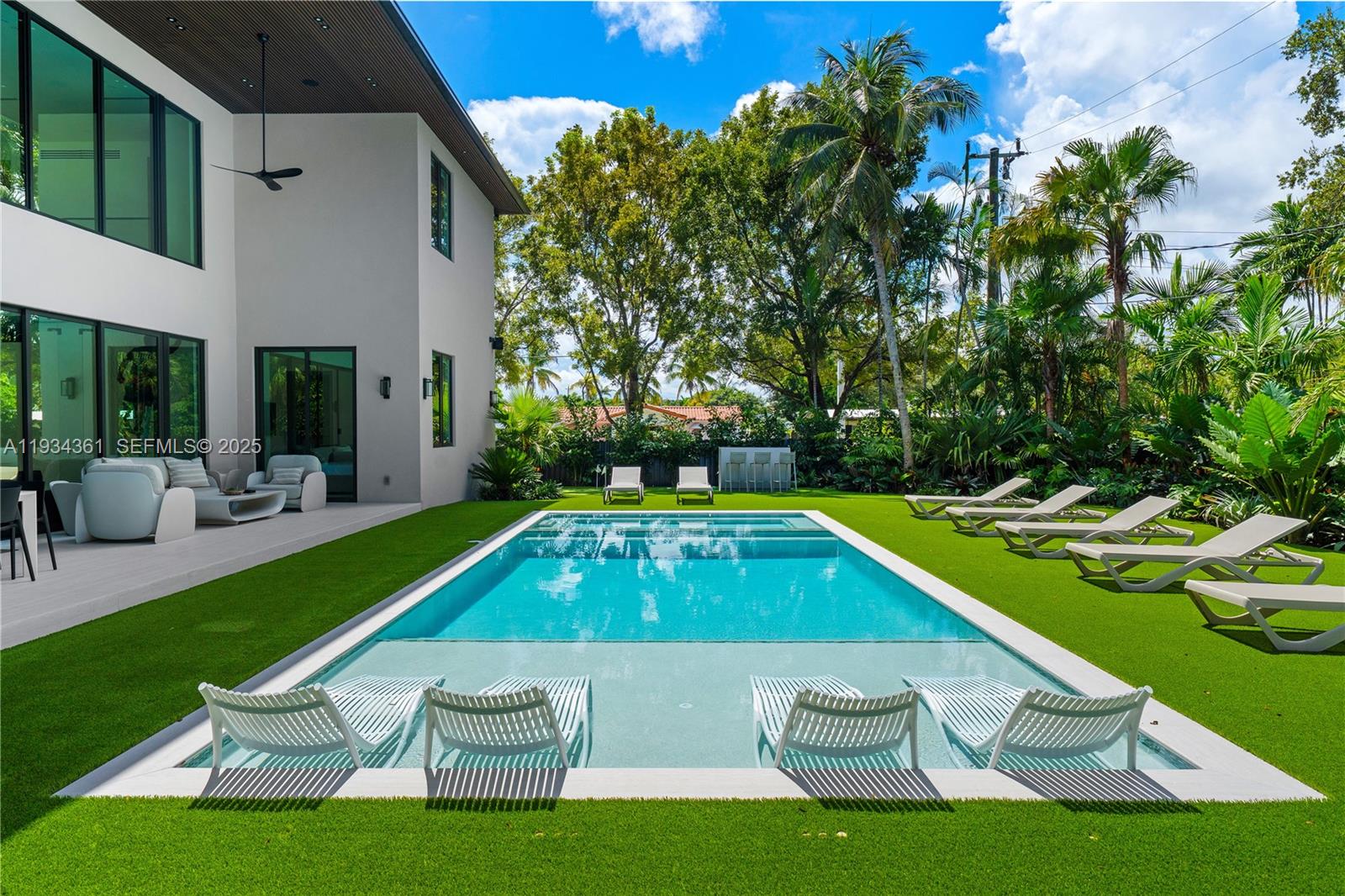 HIGHLAND OAKS - Residential