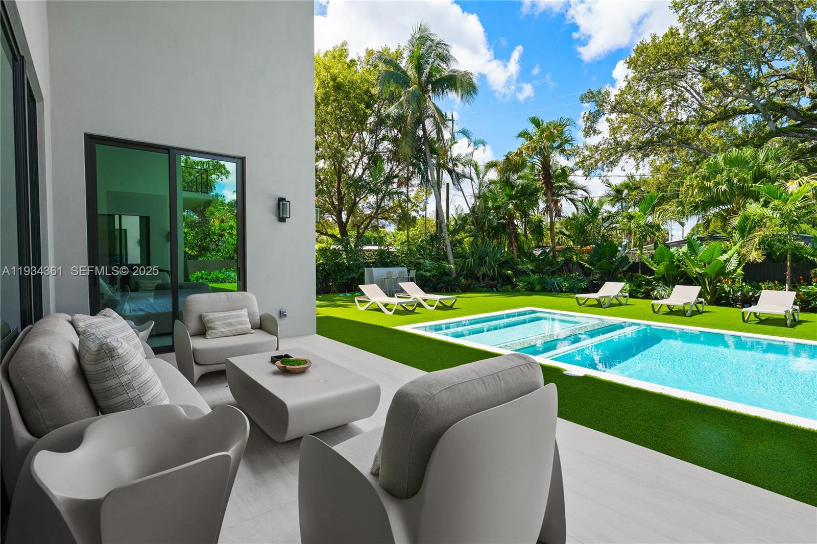 HIGHLAND OAKS - Residential