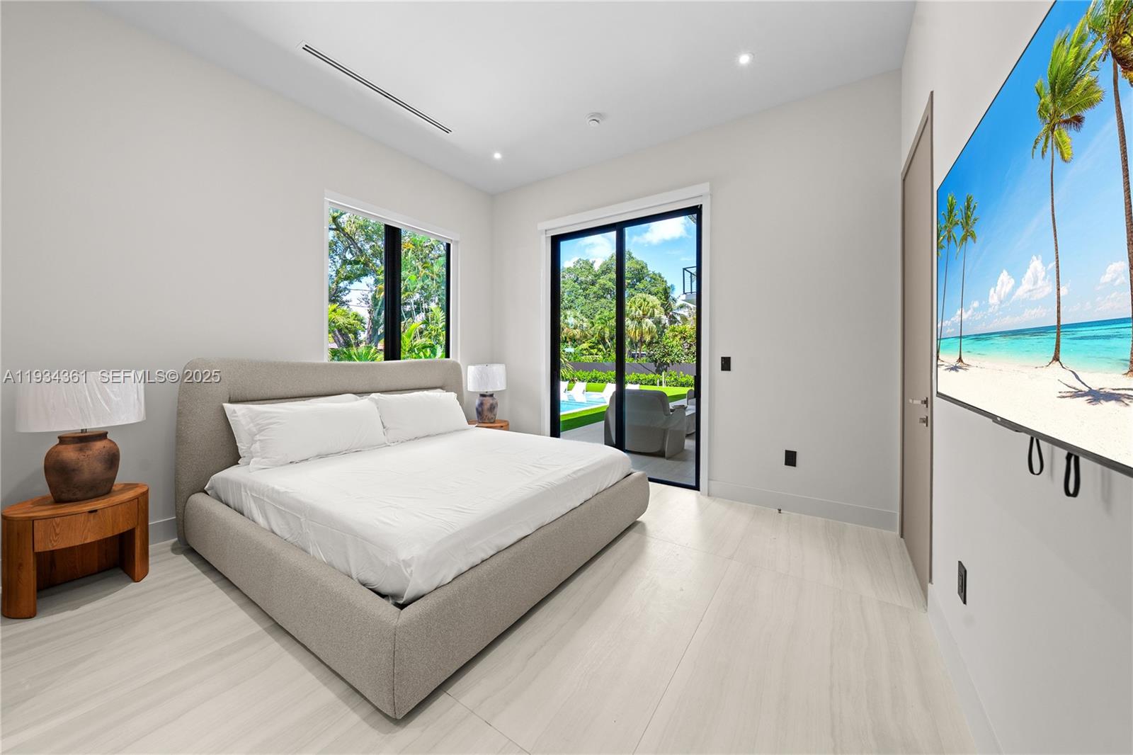 HIGHLAND OAKS - Residential