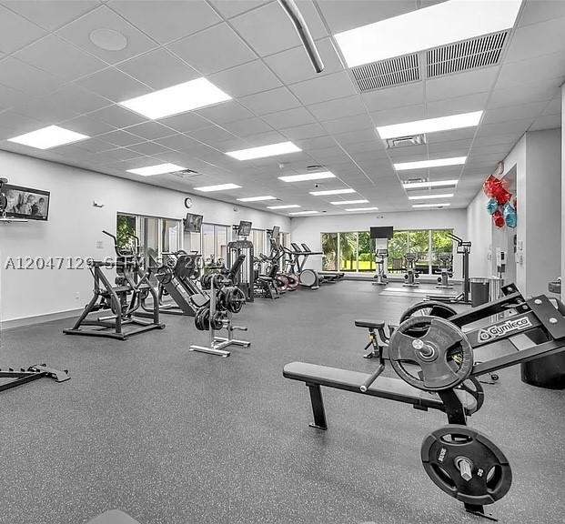 PLAZA OF AMERICAS CONDO P - Residential Lease