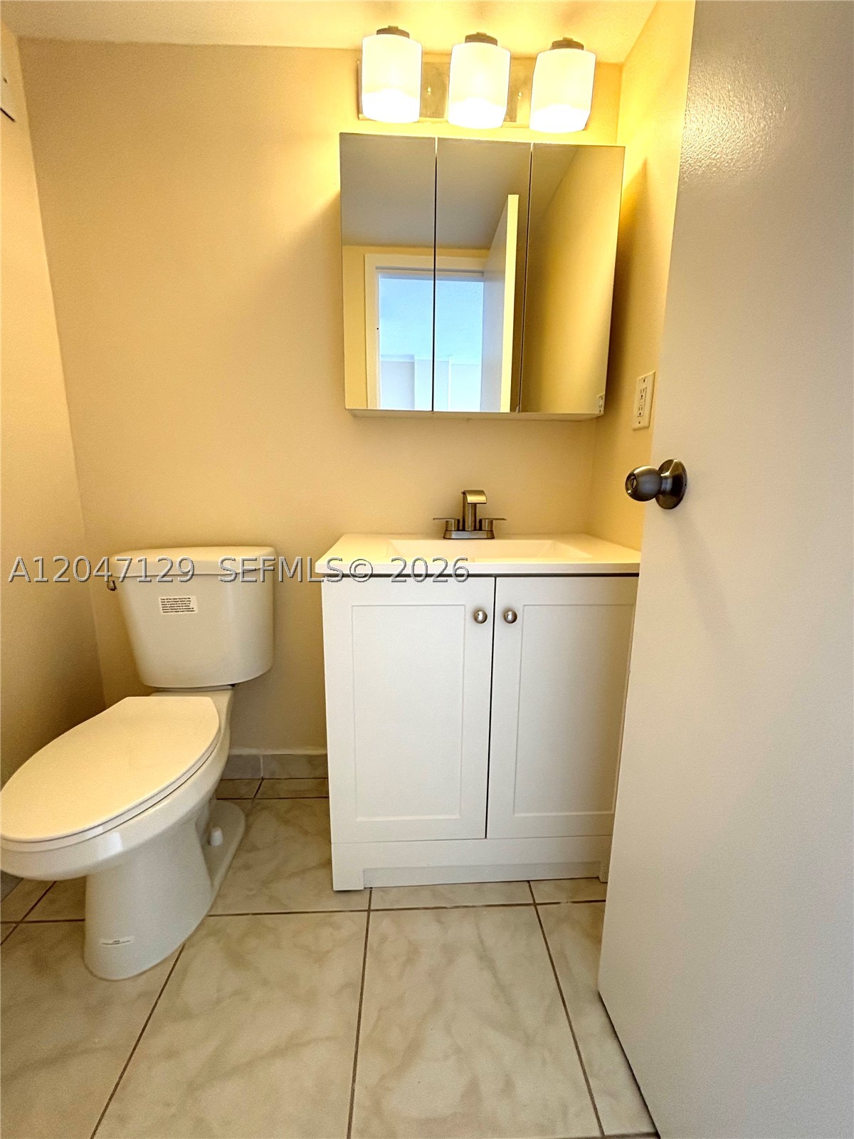 PLAZA OF AMERICAS CONDO P - Residential Lease