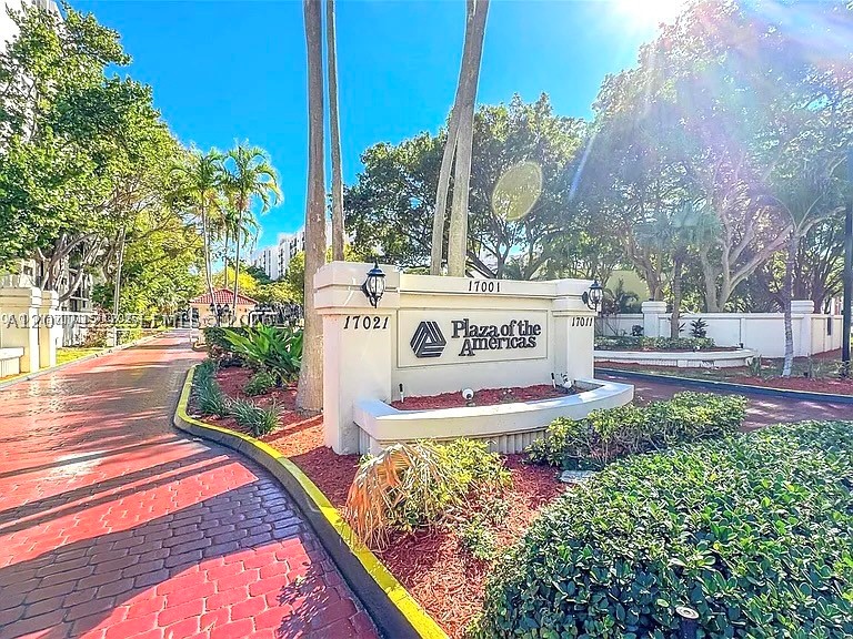 PLAZA OF AMERICAS CONDO P - Residential Lease