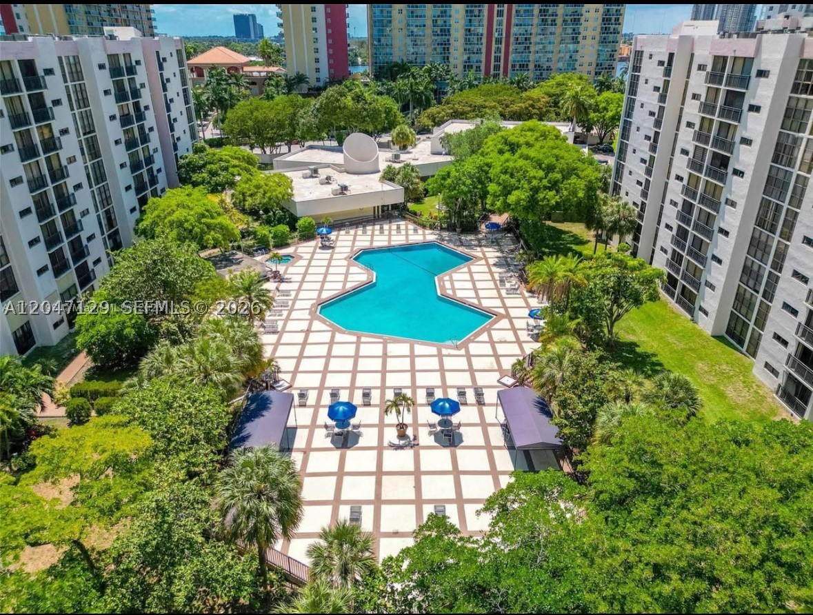 PLAZA OF AMERICAS CONDO P - Residential Lease