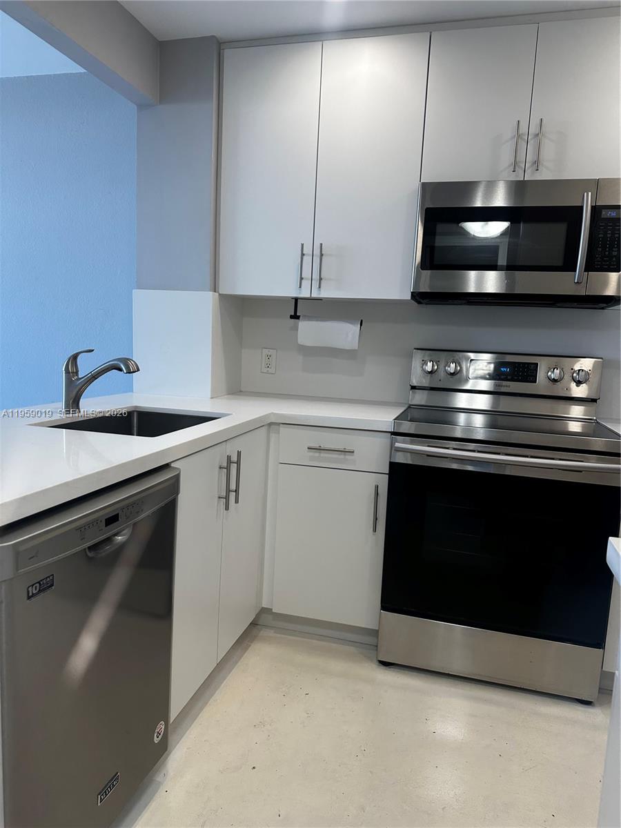 ADMIRAL TOWERS CONDO - Residential Lease