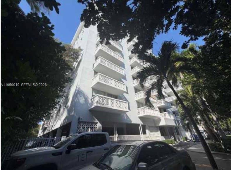 Remodeled 1Bed/1.5Bath condo. Excellent location next to Flamingo Park, walking distance to the beach and Lincoln Road. Includes a small storage space on the same floor. Laundry on every floor. Unit will be fresh painted in white.