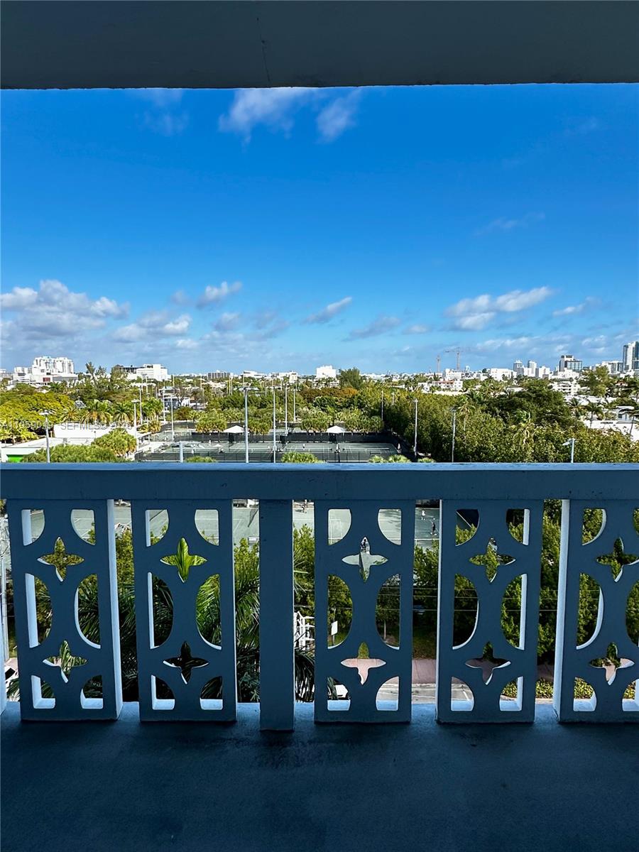 ADMIRAL TOWERS CONDO - Residential Lease