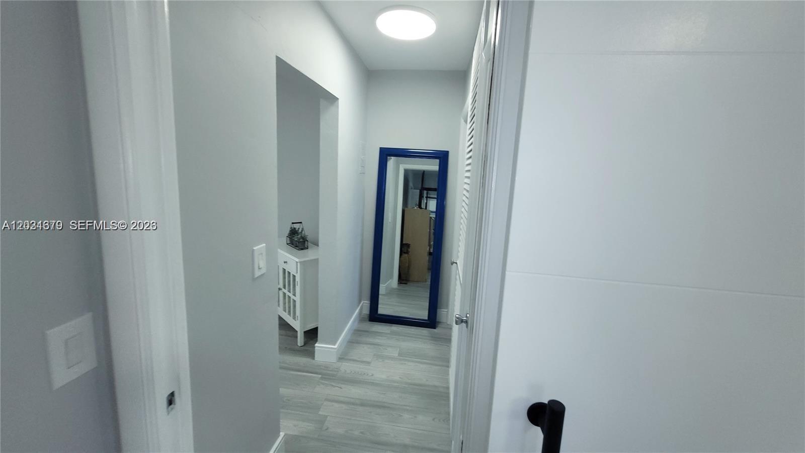 COLONIAL HOUSE CONDO - Residential