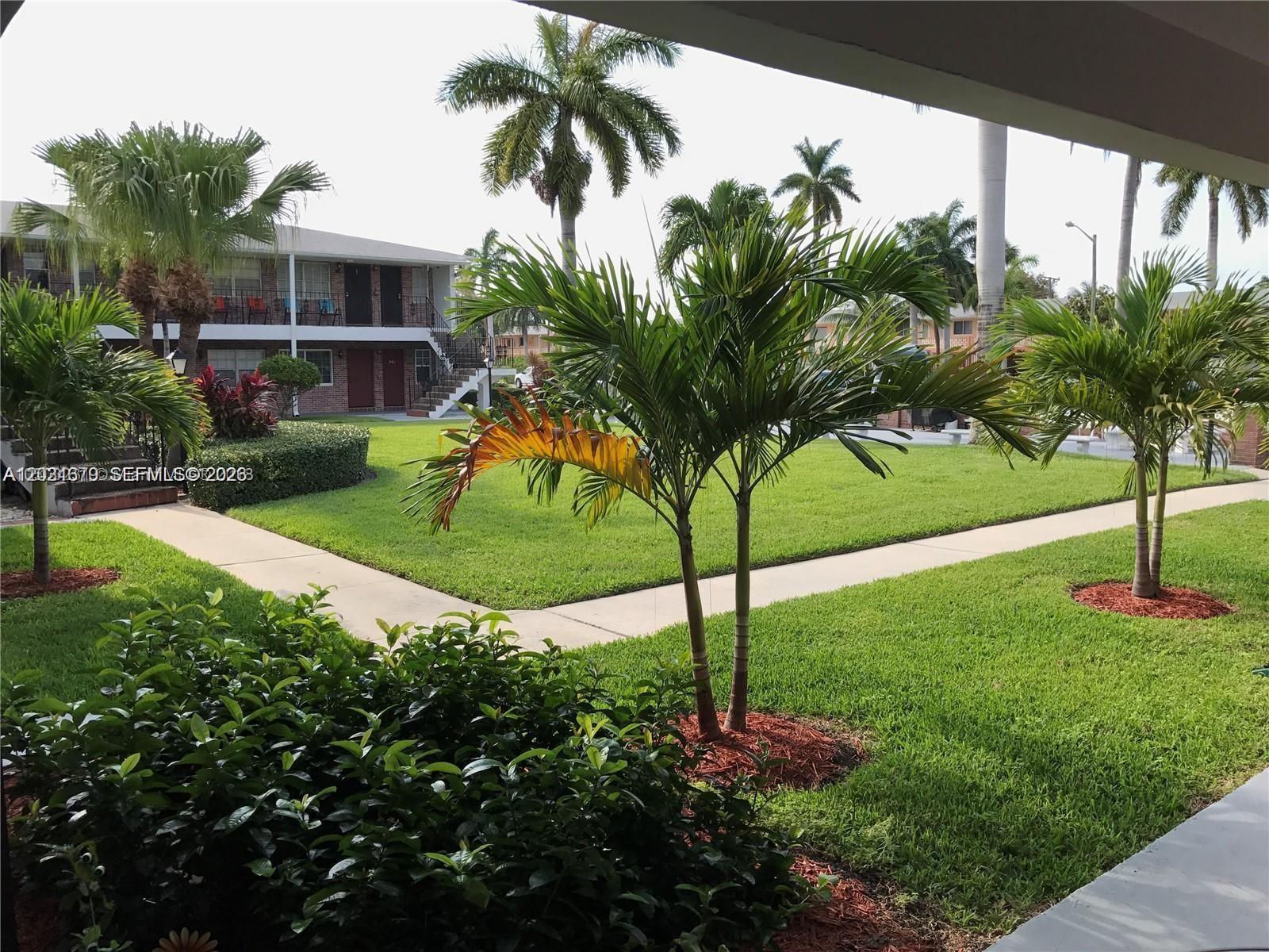 COLONIAL HOUSE CONDO - Residential