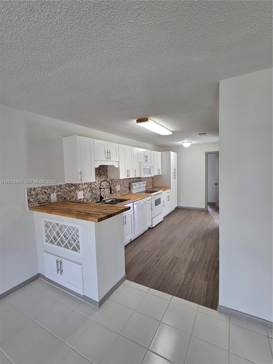 ISLAND HOUSE CONDOMINIUM - Residential