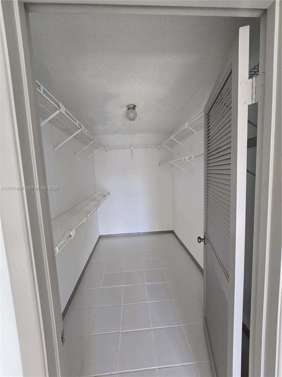 ISLAND HOUSE CONDOMINIUM - Residential