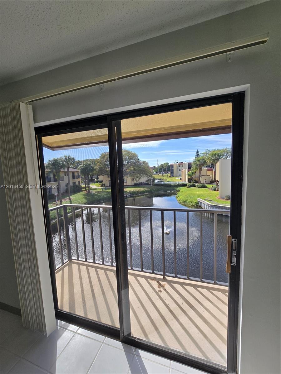 ISLAND HOUSE CONDOMINIUM - Residential
