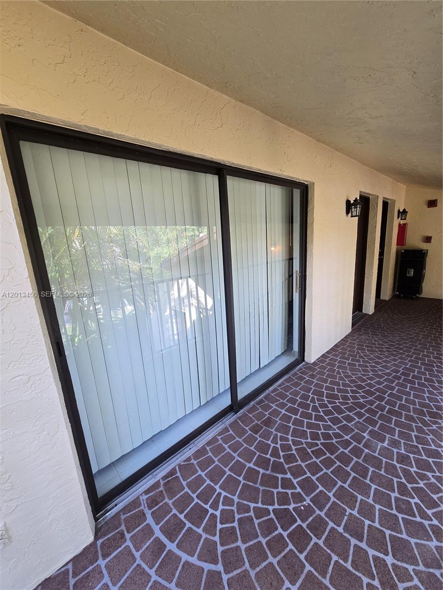 ISLAND HOUSE CONDOMINIUM - Residential