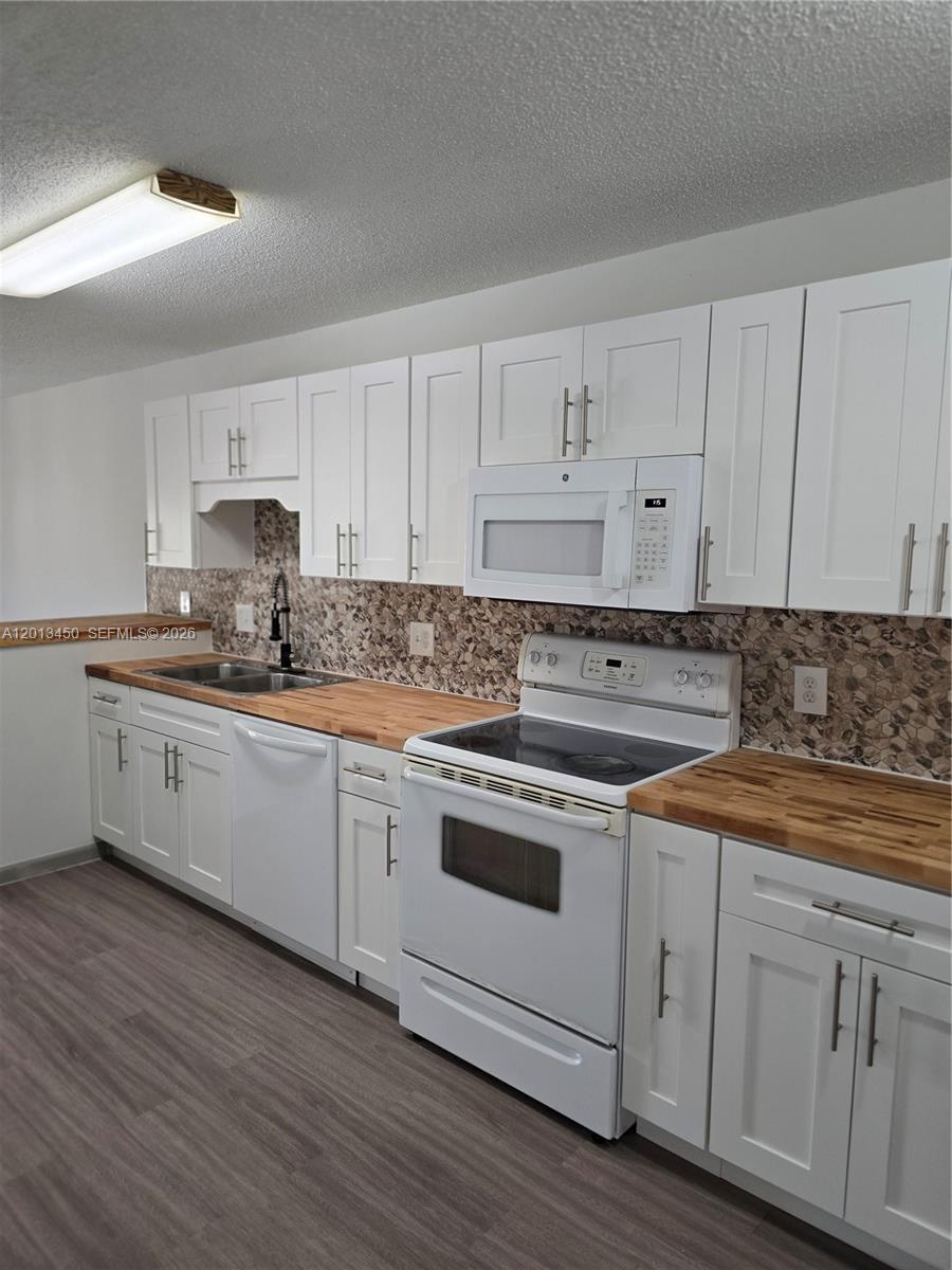 ISLAND HOUSE CONDOMINIUM - Residential