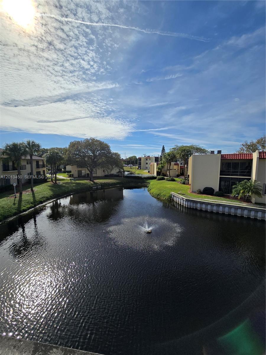 ISLAND HOUSE CONDOMINIUM - Residential
