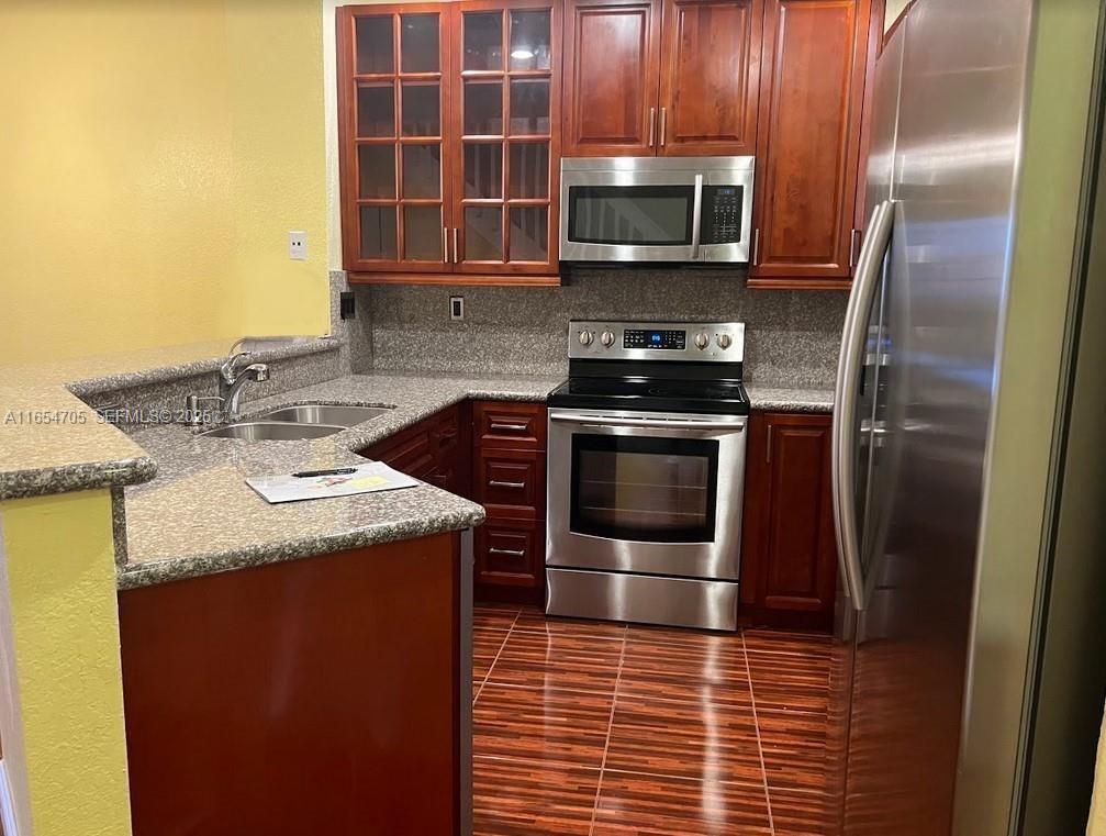 CATALINA PLACE - Residential