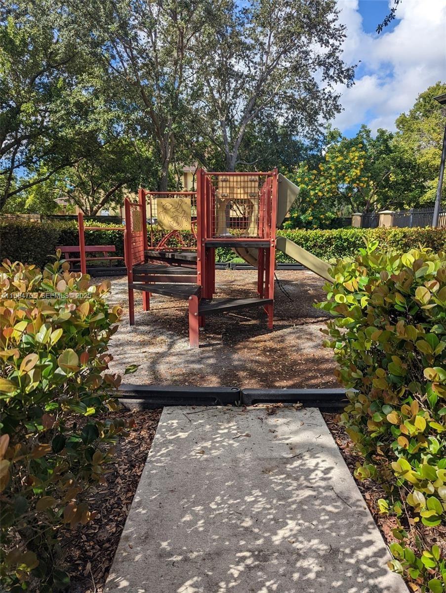 CATALINA PLACE - Residential