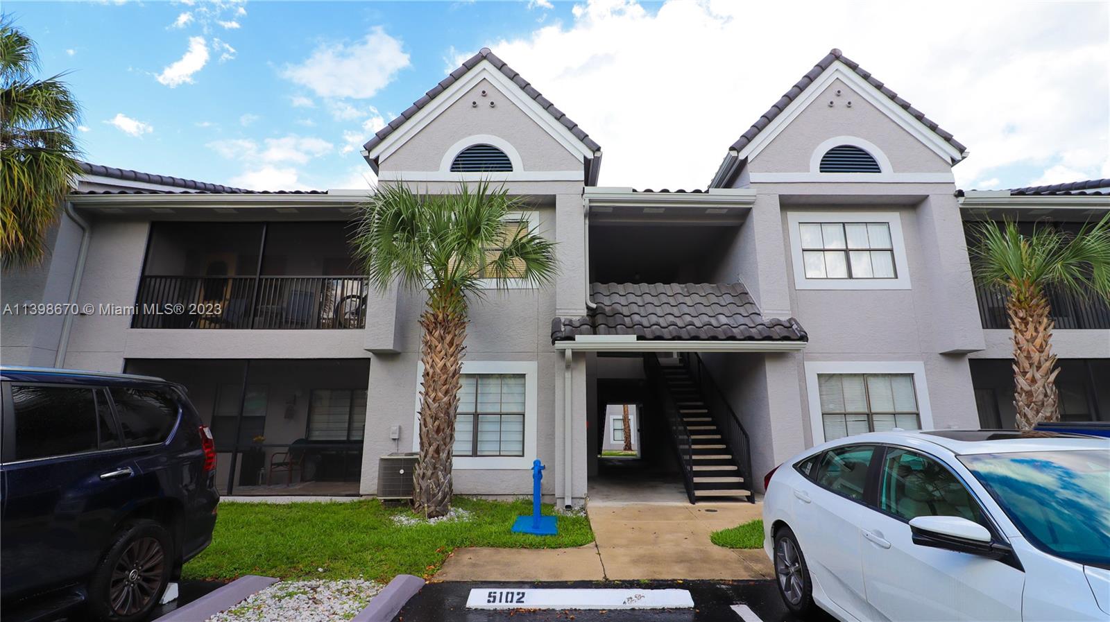 THE LARGEST 1 BED 1 BATH APARTMENT IN THE COMMUNITY. HAS NEW LIGHT GREY VINYL FLOORING. NO CARPET. GROUND FLOOR & HAS NEWLY RENOVATED KITCHEN CABINETS WITH GRANITE COUNTERTOPS, STAINLESS STEEL APPLIANCES. APT ALSO COMES WITH WASHER AND DRYER INSIDE THE UNIT. APT HAS 1 ASSIGNED PARKING SPOT AND IS PERFECTLY LOCATED NEXT TO OVER 25 GUEST PARKING SPOTS. COMMUNITY IS SECURE & GATED & HAS LOTS OF AMENITIES, LIKE COMMUNITY POOL, GYM, IN HOUSE ASSOCIATION PLUS ACCESS TO ALL OF THE HAMMOCKS AMENITIES. LOCATED NEXT TO HAMMOCKS TOWN CENTER, WALKING DISTANCE TO PUBLIX, CVS, RESTAURANTS, LIBRARY, ICE ARENA, A+ SCHOOLS & MUCH MORE! APARTMENT IS EASY TO SHOW!