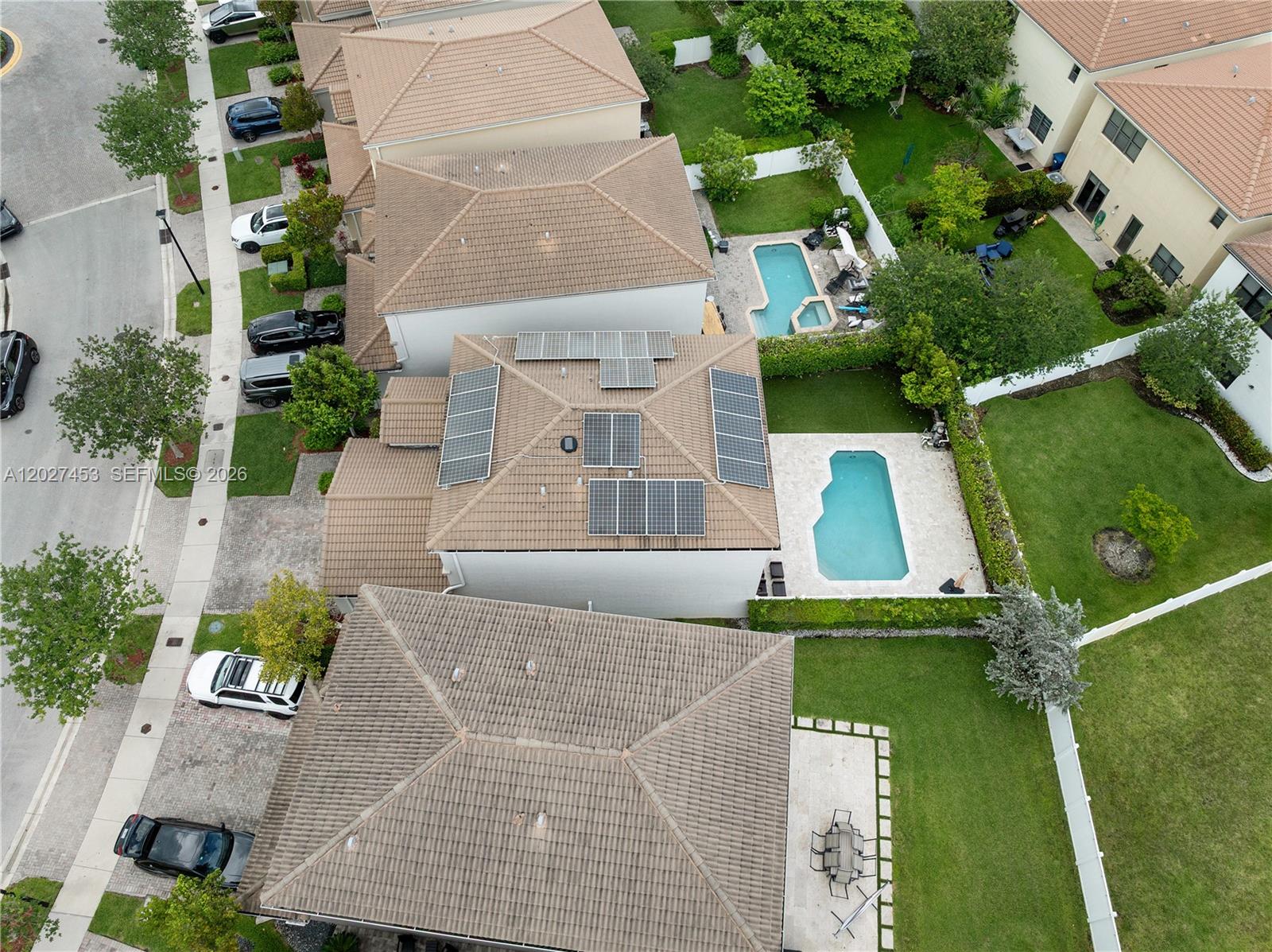 CHAMPION LAKES - Residential