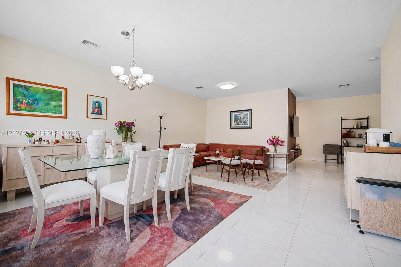 CHAMPION LAKES - Residential