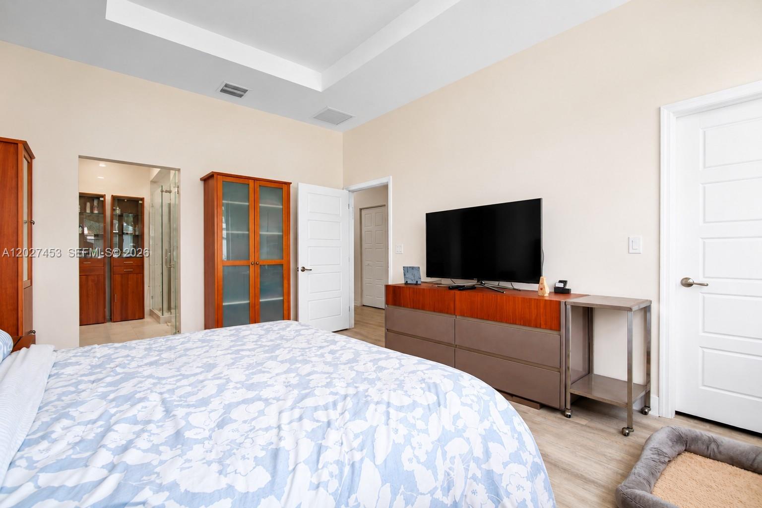 CHAMPION LAKES - Residential