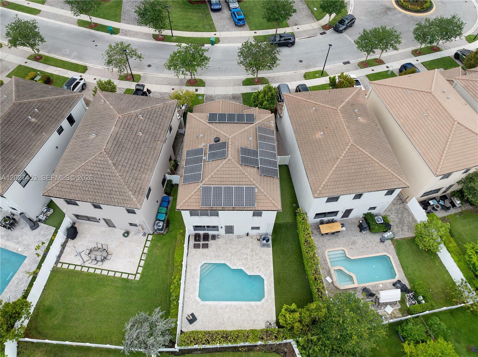 CHAMPION LAKES - Residential