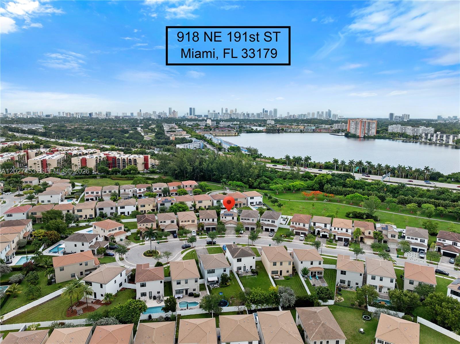 CHAMPION LAKES - Residential