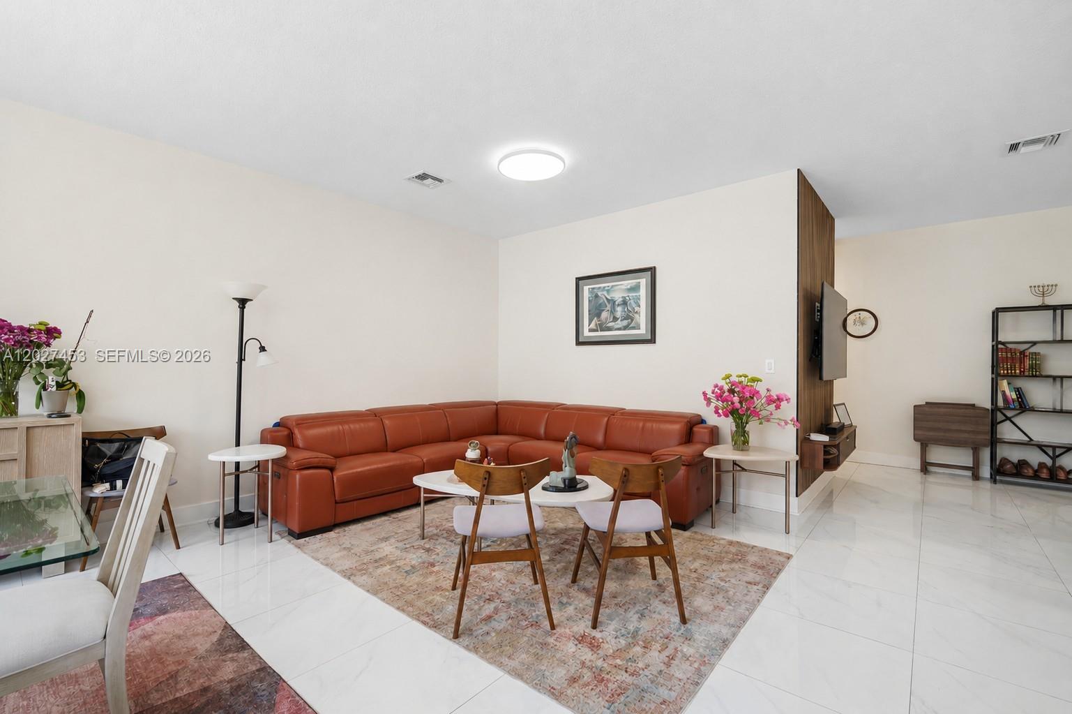 CHAMPION LAKES - Residential