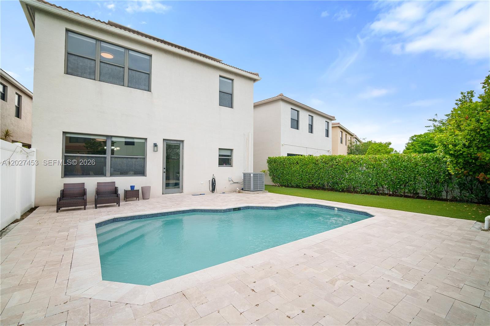 CHAMPION LAKES - Residential