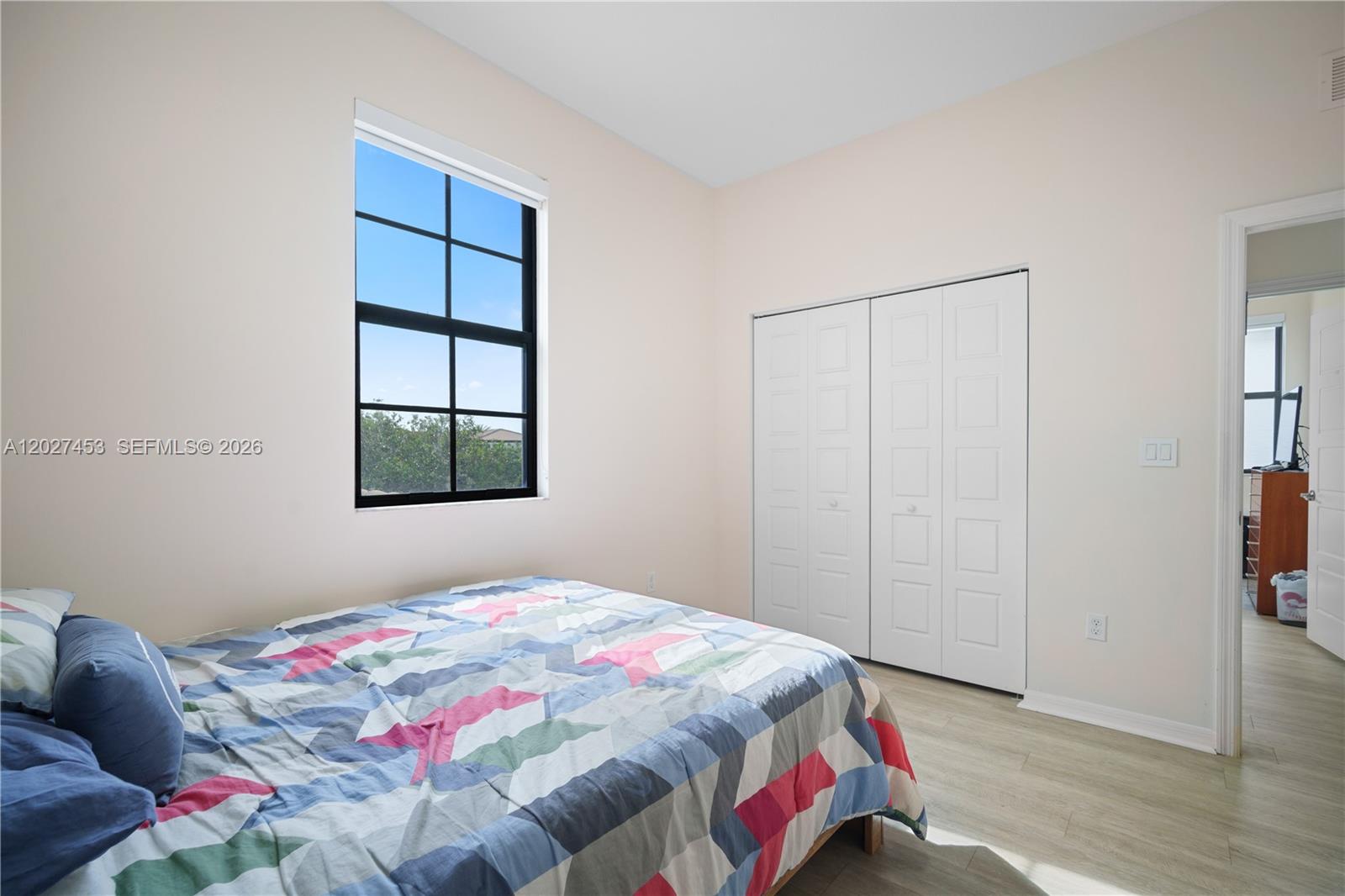 CHAMPION LAKES - Residential