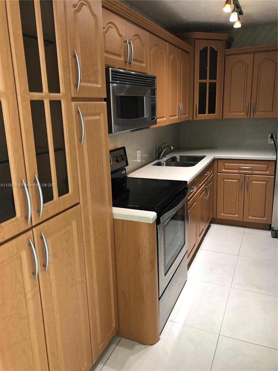 PORT ROYALE CONDO - Residential Lease